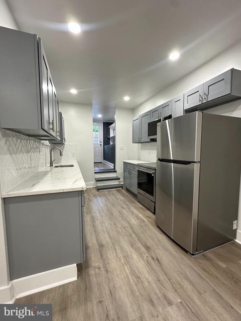 5436 Spruce Street - Photo 1