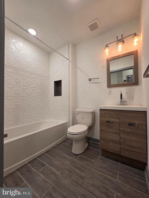 417 W Berks Street - Photo 1