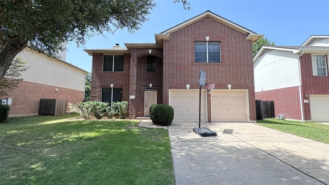 2211 Bent Bow Dr - Photo 1