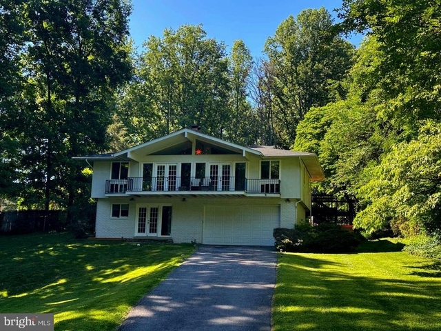 6900 Heatherhill Road - Photo 1