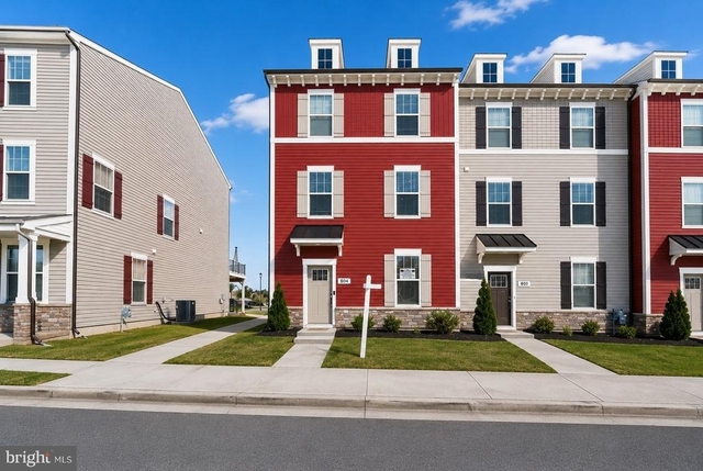 304 Faversham Pl - Photo 1
