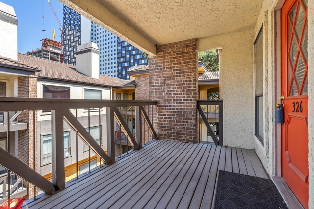 806 W 24th St - Photo 1