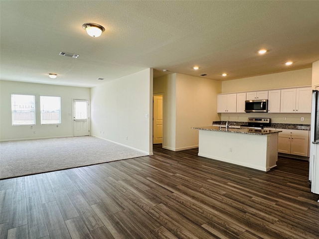 108 Pronghorn St - Photo 1