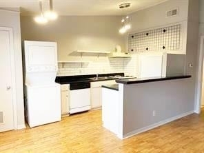 600 W 51st St - Photo 1