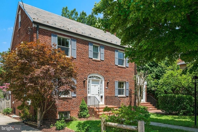 4505 Alton Place Nw - Photo 1