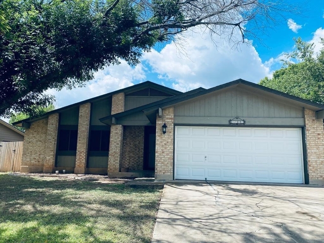 1702 Goodson Ln - Photo 1
