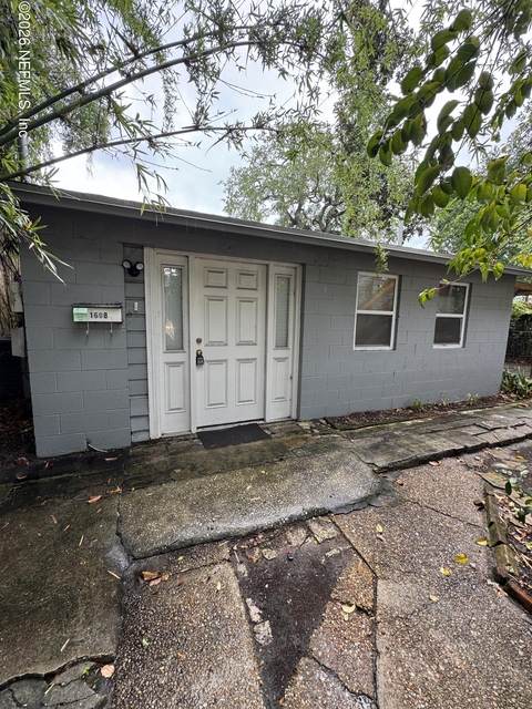 1604 Cherry Street - Photo 1