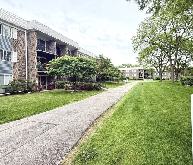 1525 N Windsor Drive - Photo 1