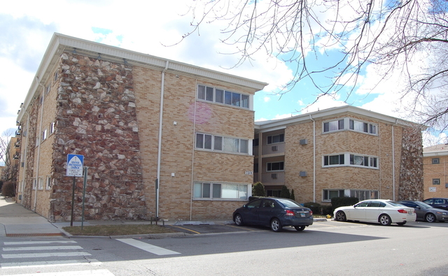 7201 W Wellington Avenue - Photo 1