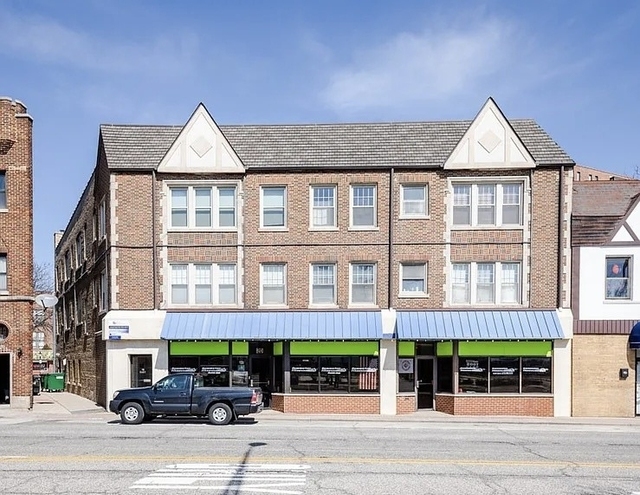 18 E Northwest Highway - Photo 1