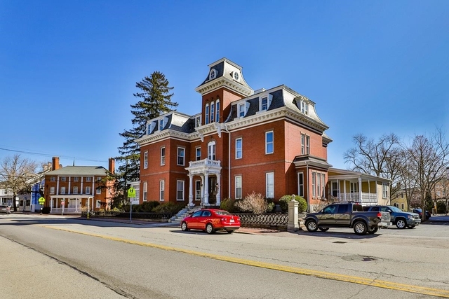 241 Middle - Photo 1