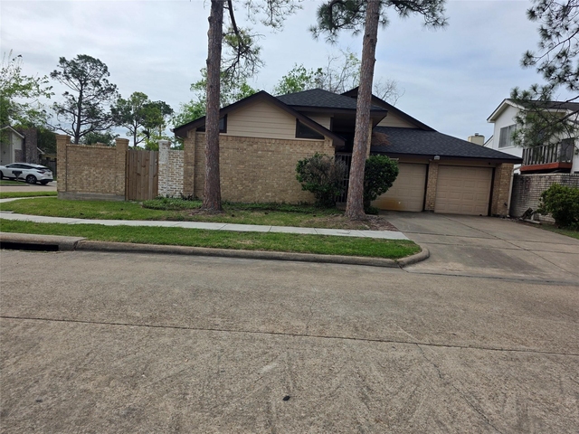 7803 La Rochelle Circle - Photo 1