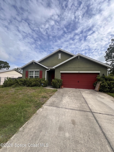 309 Cactus Street Se - Photo 1