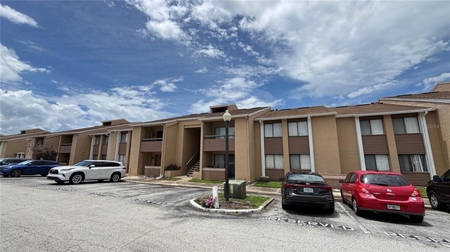 5169 Vineland Road - Photo 1