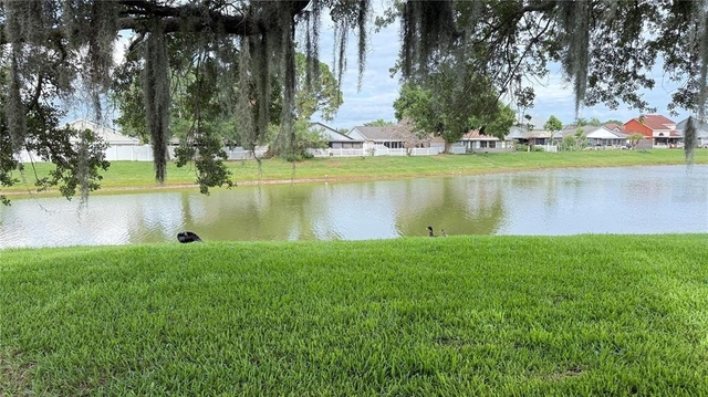 72 Lakepointe Circle - Photo 1