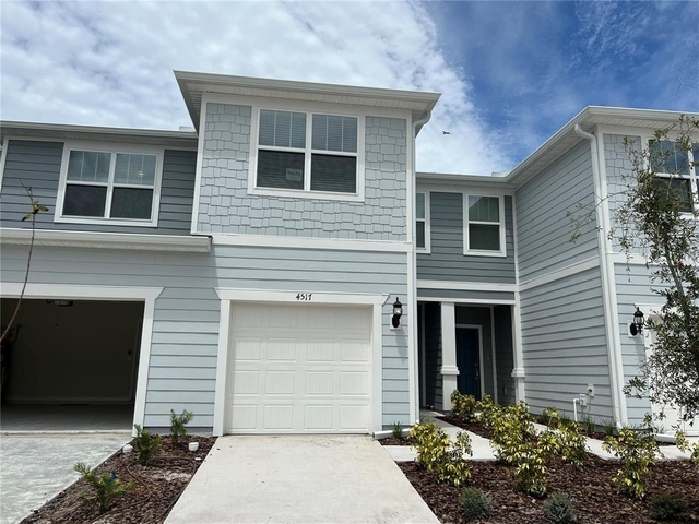 4517 Sparkling Shell Avenue - Photo 1