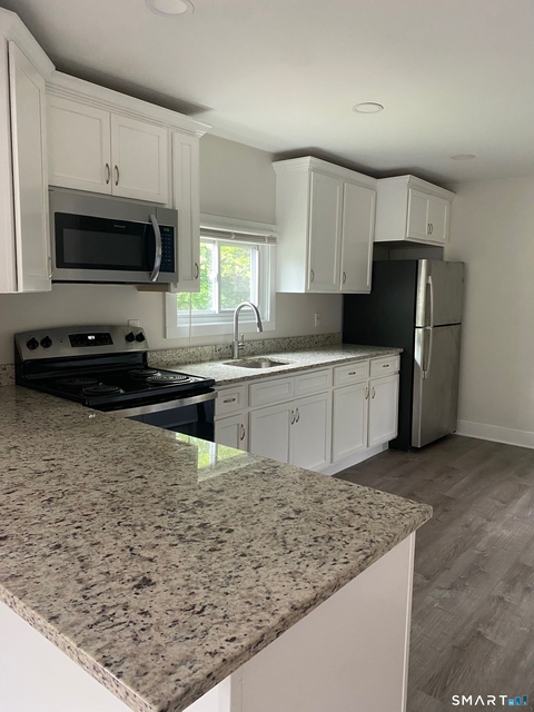 13unit 9 - 11 Railroad Avenue - Photo 1