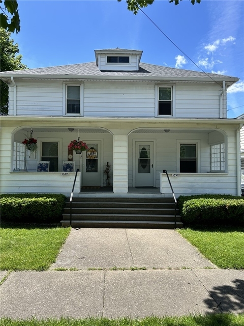 169 Horseheads Boulevard - Photo 1