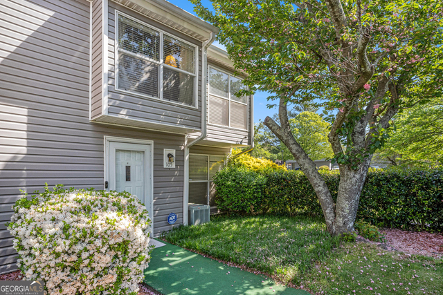 105 Governors Drive - Photo 1
