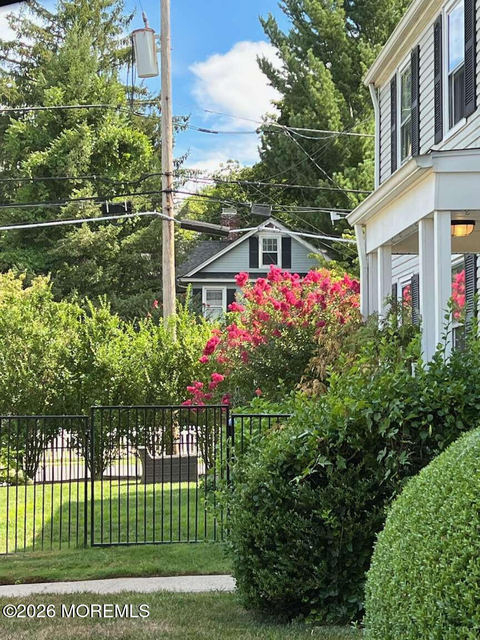 124 Mclaren Street - Photo 1
