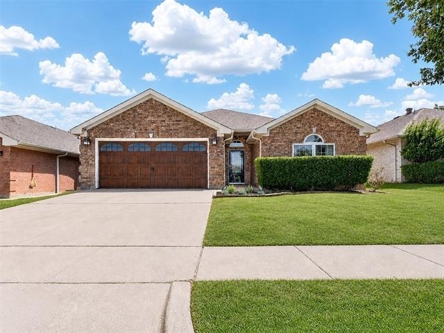 4820 Eagle Trace Drive - Photo 1