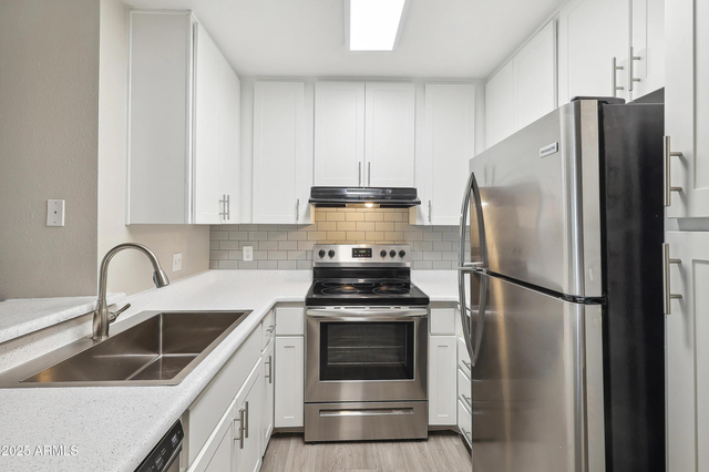 1620 W Southern Avenue - Photo 1