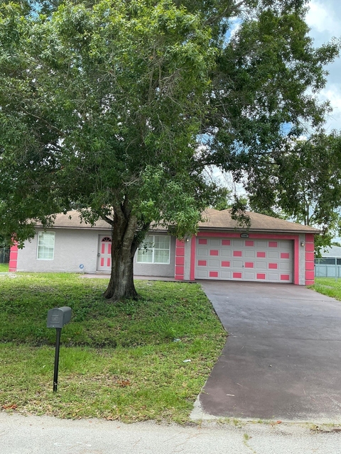 2242 Se Master Avenue - Photo 1