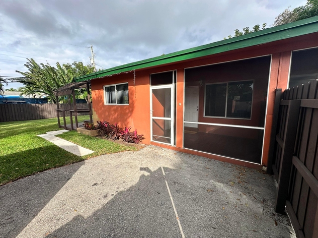 61 Nw 35th Street - Photo 1