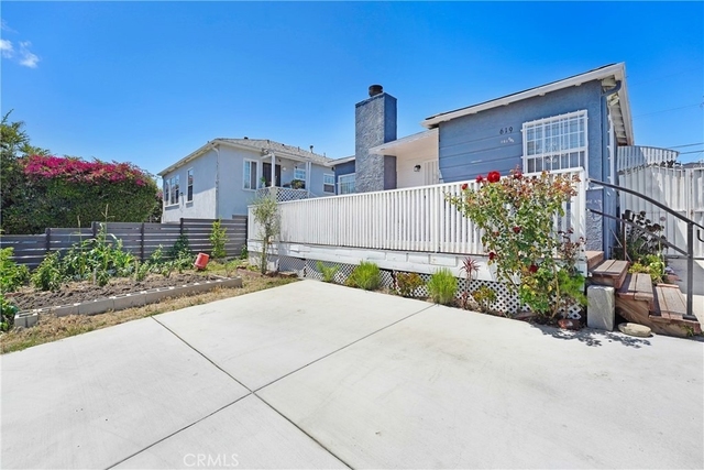 619 E Fairview - Photo 1