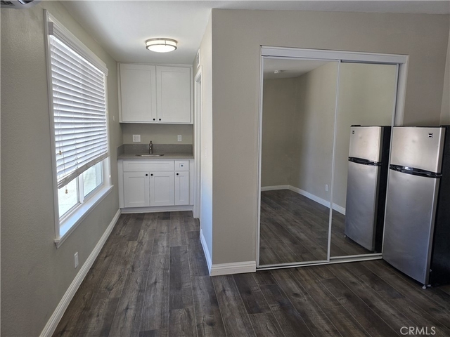 7215 Lyons - Photo 1
