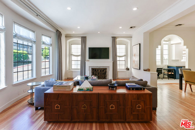 1014 N Doheny Drive - Photo 1