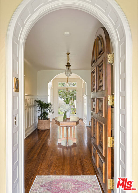 205 Georgina Avenue - Photo 1