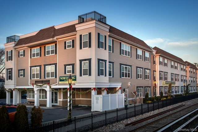 40 Elizabeth Street - Photo 1