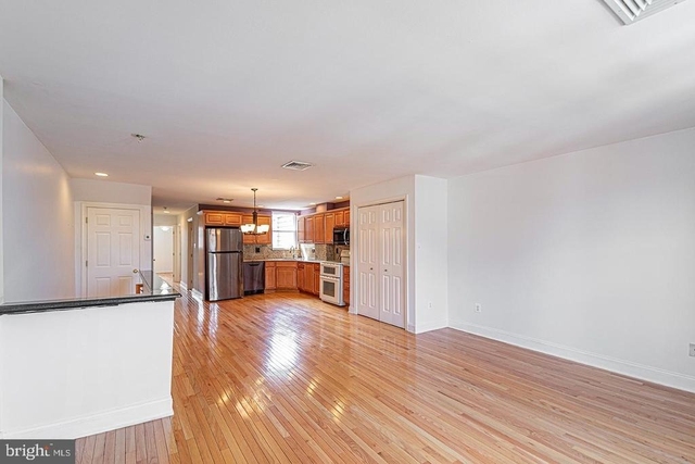 1635 E Passyunk Avenue - Photo 1