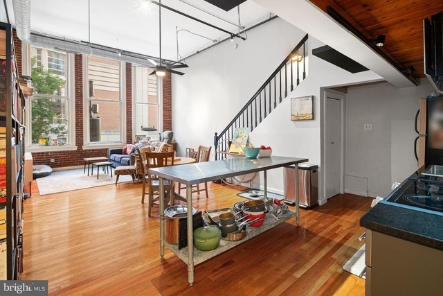 1027 Arch Street - Photo 1