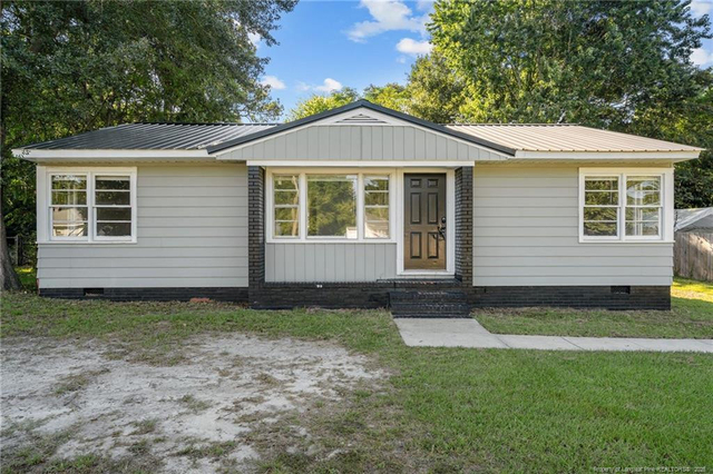 821 Sandalwood Drive - Photo 1