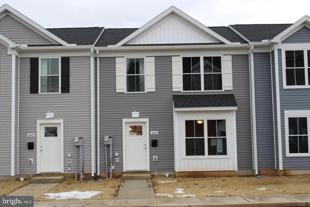 644 N College Street - Photo 1