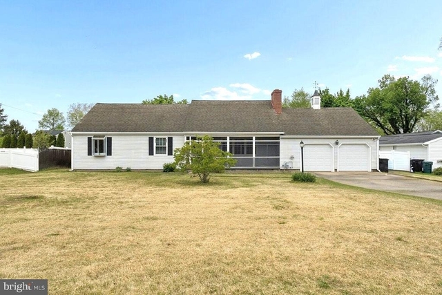 127 Bell Avenue - Photo 1
