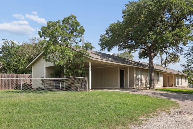 3114 Plantation Rd - Photo 1