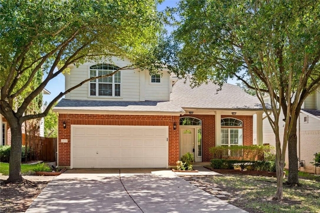 2633 Bolton St - Photo 1