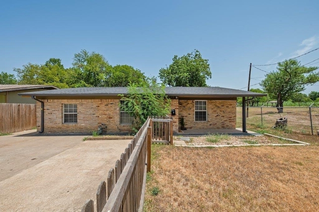 1312 E 52nd St - Photo 1