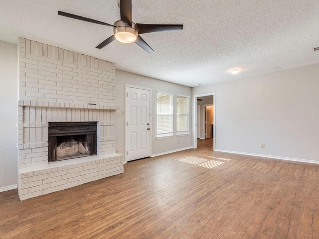1110 Hyridge St - Photo 1
