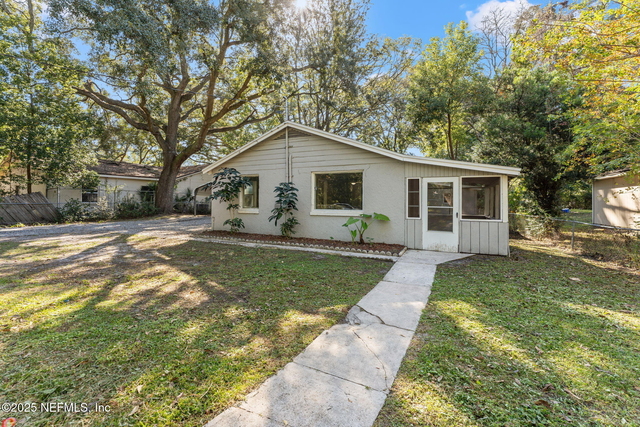 4044 Hunter Circle - Photo 1