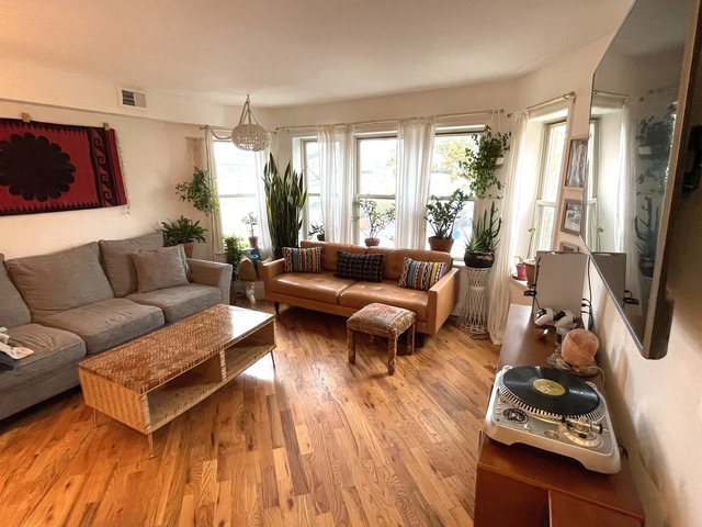 3914 W Cortland Street - Photo 1