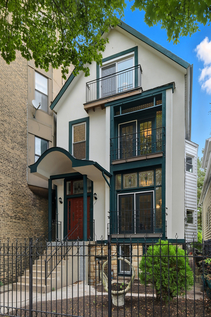 3053 N Seminary Avenue - Photo 1