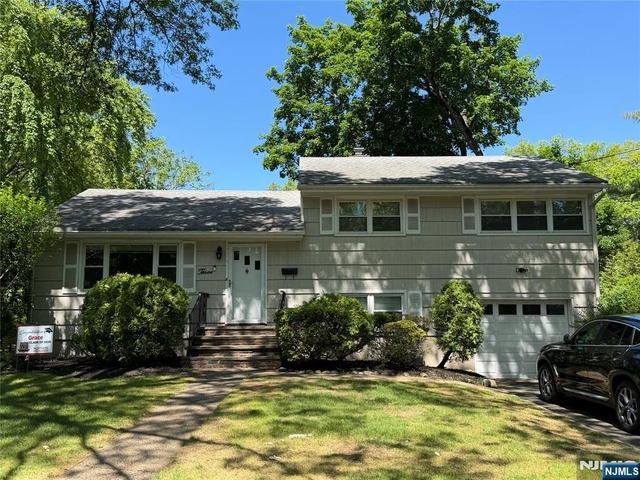 3 Spruce - Photo 1