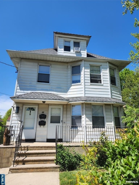32 Euclid - Photo 1