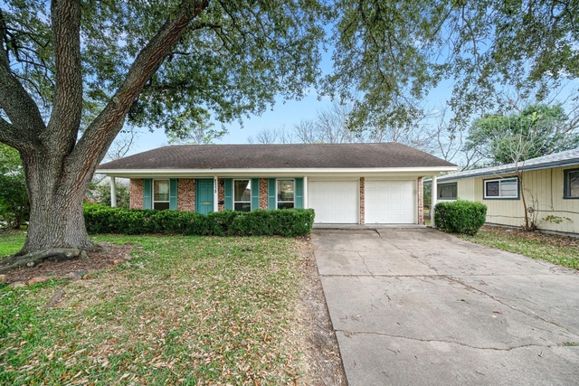 8110 Bob White Drive - Photo 1