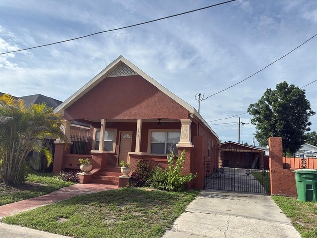 2514 W Saint John Street - Photo 1