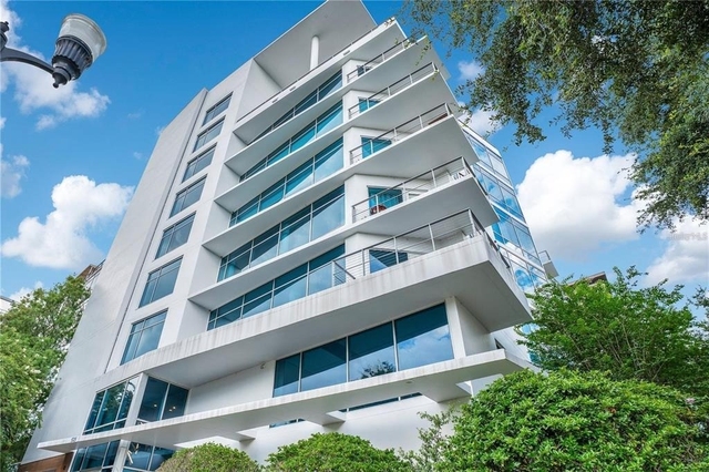 525 E Jackson Street - Photo 1